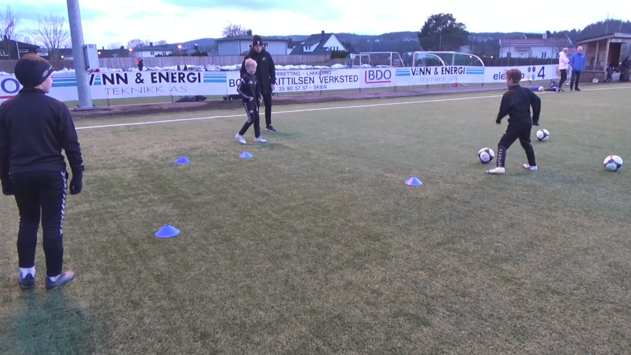 6 Medtak Cruyff-pasning innside.mp4